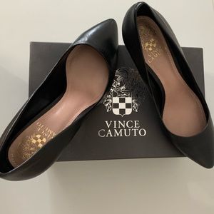 Vince Camuto Women's Black Leather Goldie Pump Kitten Heel Size 8M - Never Worn